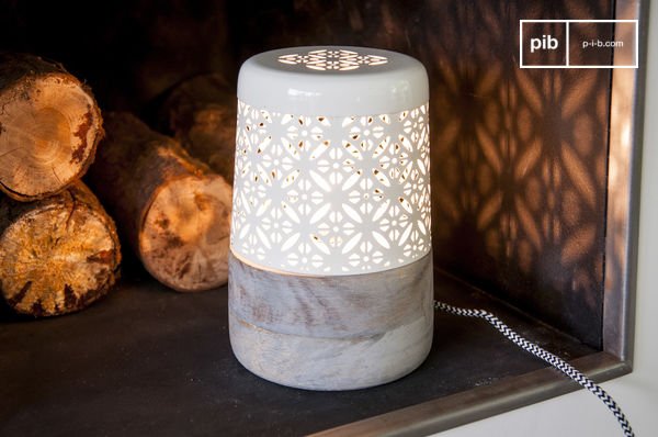 A pretty luminaire for a successful Scandinavian decoration.