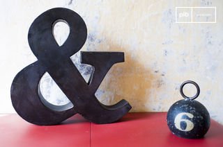 Little Ampersand symbol