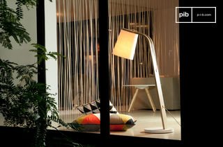 Lodge wooden standard light