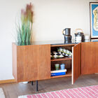 Het buffet heeft een systeem dat een vlotte afsluiting mogelijk maakt.