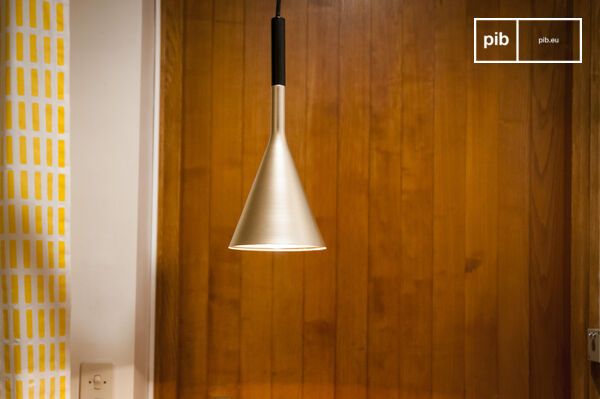 Luminaria colgante con acabado dorado Bob