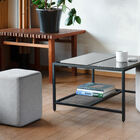 Prachtige salontafel in internationale stijl met ingebouwde poefjes.