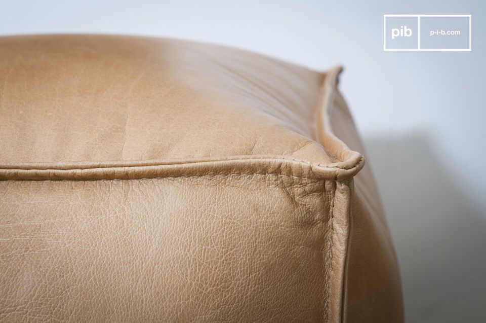 Fauteuil met een prachtige afwerking en een mooie lichte lederlook.