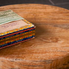 Tafel of kruk ontworpen met teahout