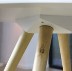 La mesa de centro Beel es un sobrio mueble nórdico que impresiona por su brillo