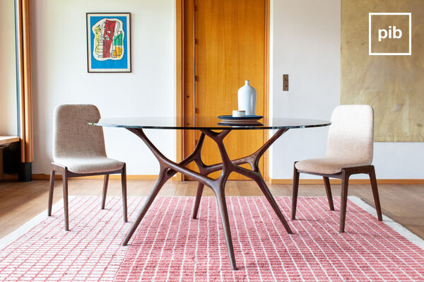 Mesa de comedor de madera