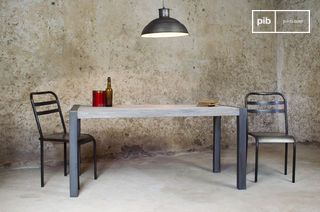 Mesa de teka reciclada