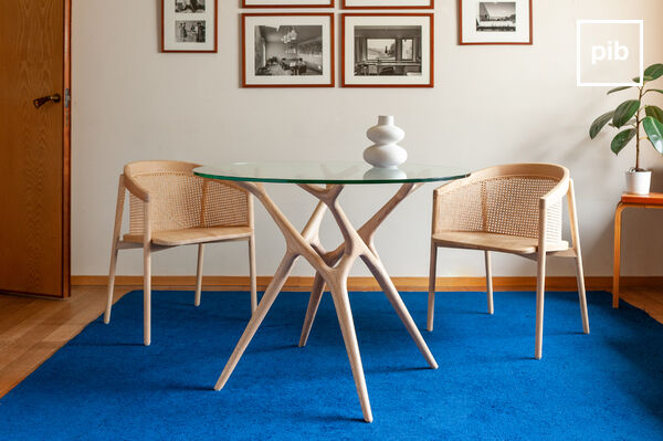 Mesa de salón moderna