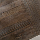 Madera maciza natural para un resultado final áspero.