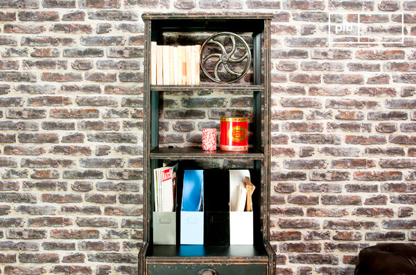 Obwohl das Regal Pompéi vollständig aus Metall besteht