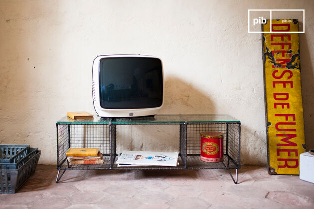 Mobile TV in metallo grigliato Ontario