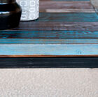 The patina is made by successive layers of paint.