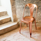 The colour of this chair makes it quite atypical and will attract the eye.