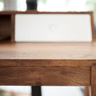 Solid solid rosewood with natural patterns.