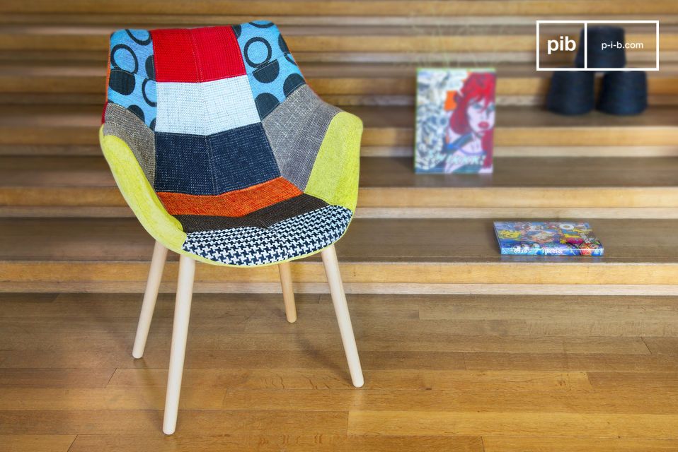 Prachtige vintage fauteuil met originele bekleding.