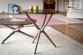 Nodern glazen bijzettafel