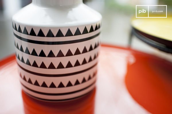 Een stijlvolle keramische vaas