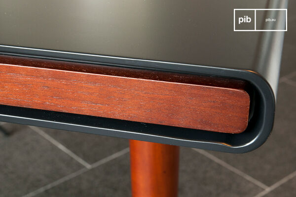 The table Nordby is a great example of the typical wood used in Scandinavian furniture design