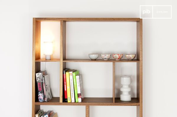 Spacious sections allow the storage of a wide variety of objects.