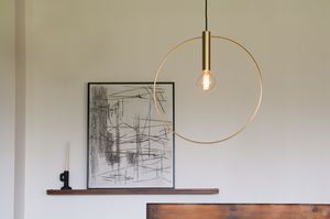 Große goldene Hängeleuchte Oohalt