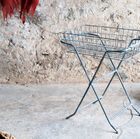 Mooie opvouwbare metalen trolley, robuust en functioneel.