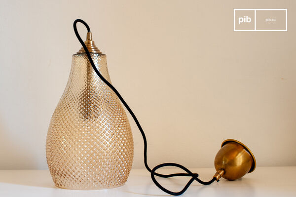 Gentle warmth and retro brilliance in suspension