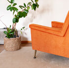 Piping marks the edges and contributes to the design of the object