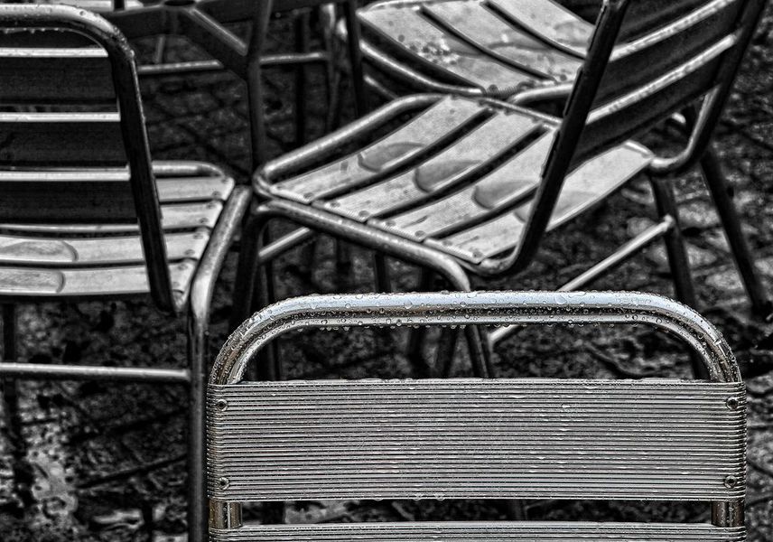 outdoor metal chairs