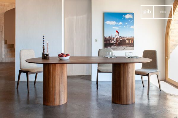 Ovale tafel van hout in notenkleur voor 8 personen Ligna