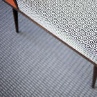 Il suo profondo cassetto è ideale per riporre gli occhiali da sole, guanti e chiavi