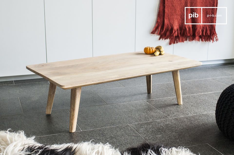 Belle table basse au style scandinave.