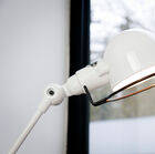 Funziona con una lampadina a vite tipo E14, potenza massima 40 Watt.