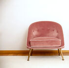 Of small dimensions, it will fit easily in a bedroom or a living room