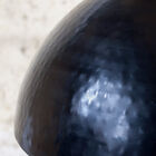 Un luminaire design à placer au centre d'une pièce ou au-dessus d'une table