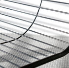 Bellissime curve e supporto in metallo nero, decisamente scandinavo.