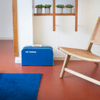 Lo schienale e il sedile sono ampi e profondi.