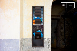 Porta giornali a parete in metallo