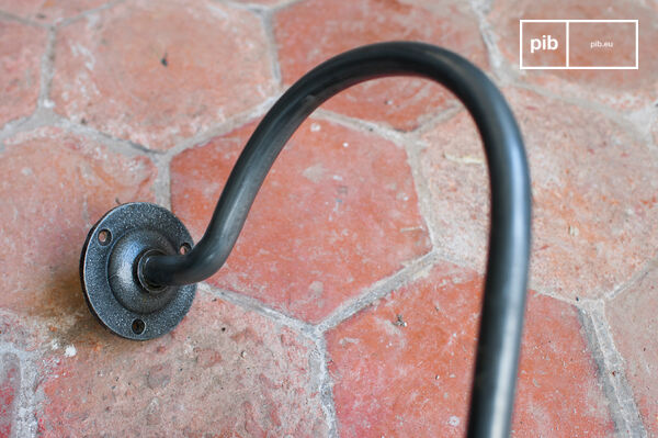 Le portemanteau Tiara est non seulement un produit de rangement tout à fait pratique