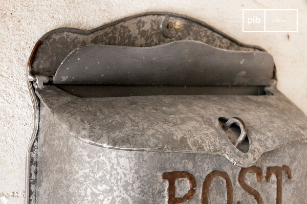 Can also be secured by a padlock positioned on top.