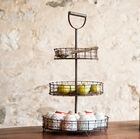 Un joli présentoir en métal.