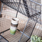 Vous adorerez les retenues de tablettes pour éviter la chute d'objets.