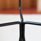 La estructura está acabada en negro satinado.