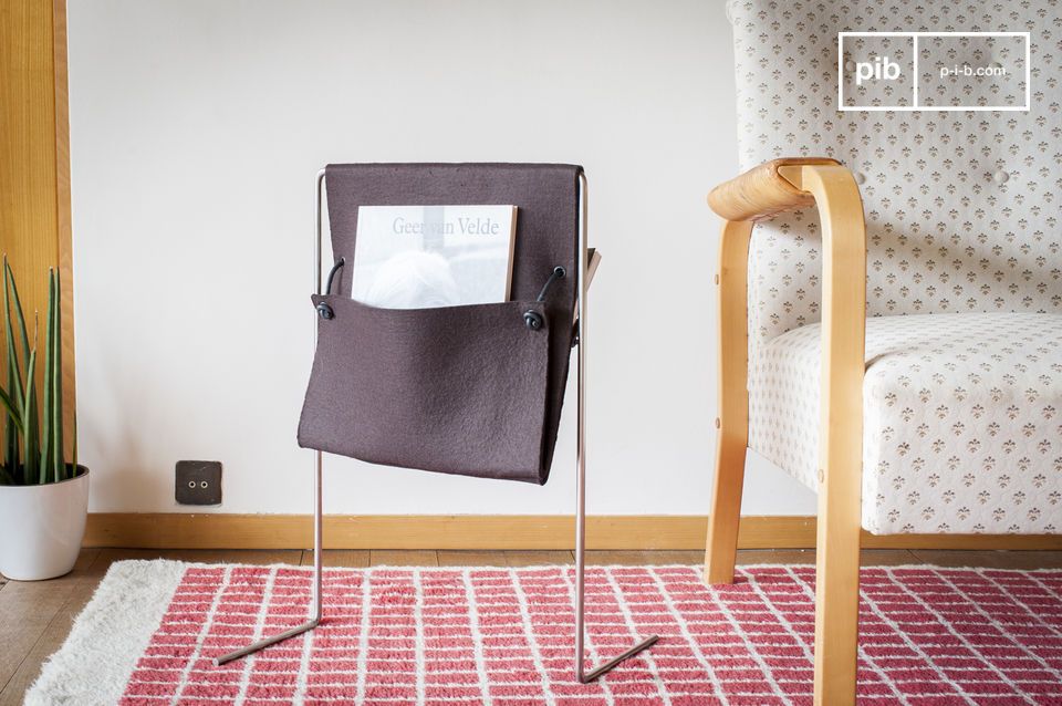 Porta revistas de fieltro muy elegante.