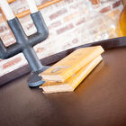 Die sehr sorgfältige Verarbeitung erfolgt ausschließlich von Hand.