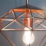 The structure takes the characteristic shape of diamonds.