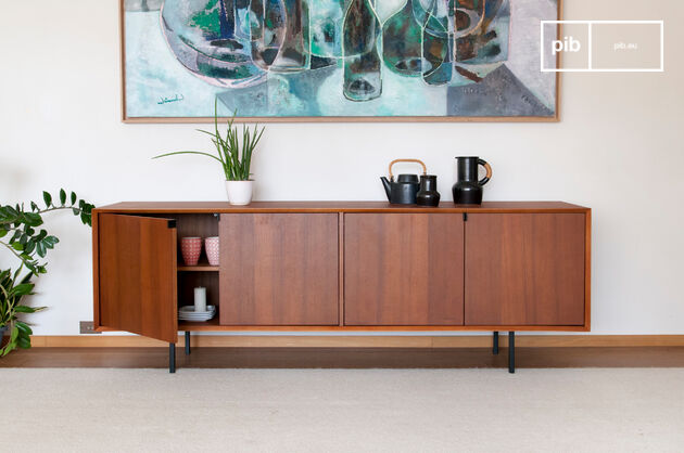 Groot Scandinavisch houten dressoir Jones