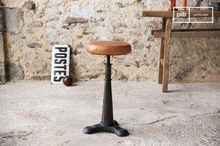 Verstellbarer Schneiderhocker mit Ledersitz