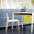 100 % Eschenholz mit elegantem Farbton