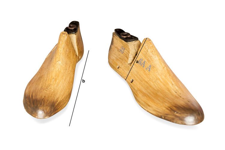 Product Dimensions Shoemakers Bookends