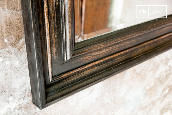 The Sigara mirror is a decorative accessory for your walls that will not only give character to your